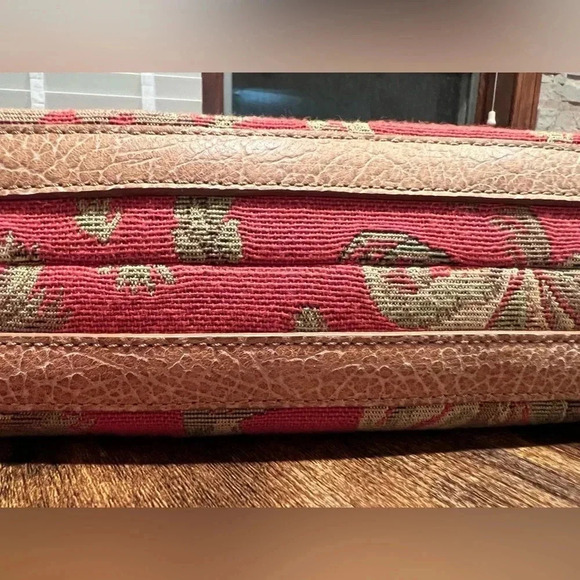VINTAGE | Tommy Bahama ladies tapestry handbag - Picture 4 of 16